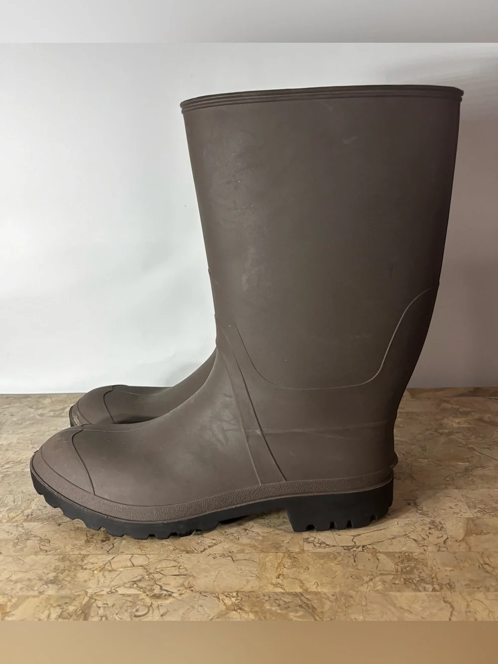 Men’s George Oil & Acid Dairy Brown Rubber Rain Boots Size 12